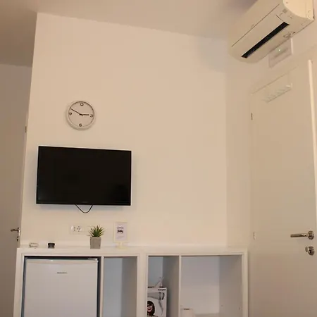 Hotel Aleksi Shëngjin