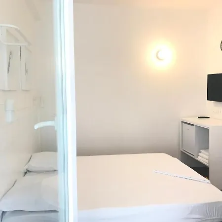 Aleksi Hotel
