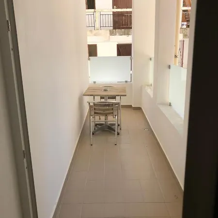 Aleksi Hotel *