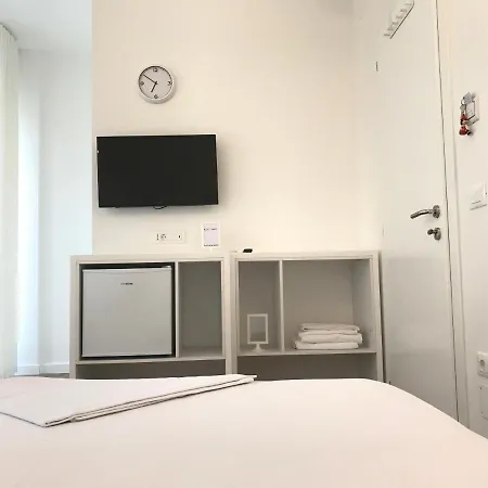 Aleksi Hotel *