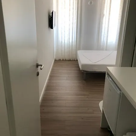 Aleksi Hotel Shëngjin