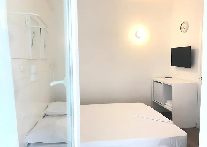 Aleksi Hotel
