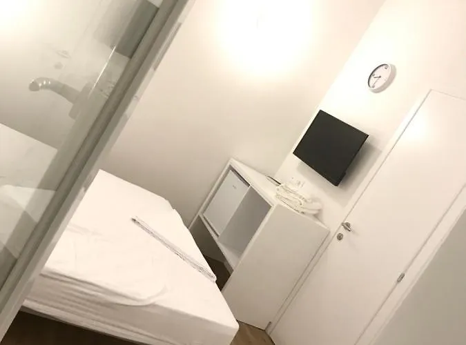 Aleksi Hotel Shëngjin